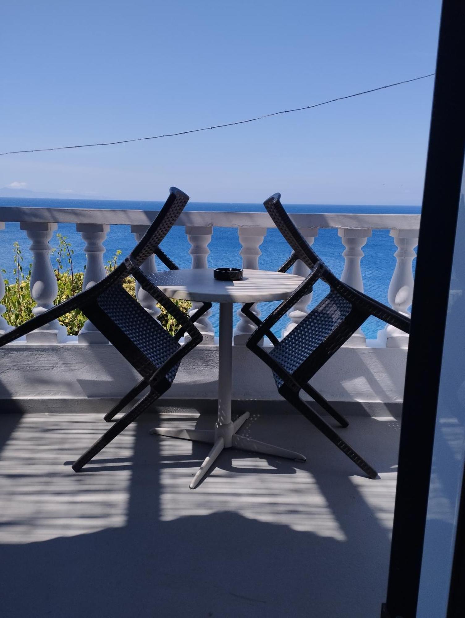 Marisini Sea View Aparthotel Batsíon Room photo