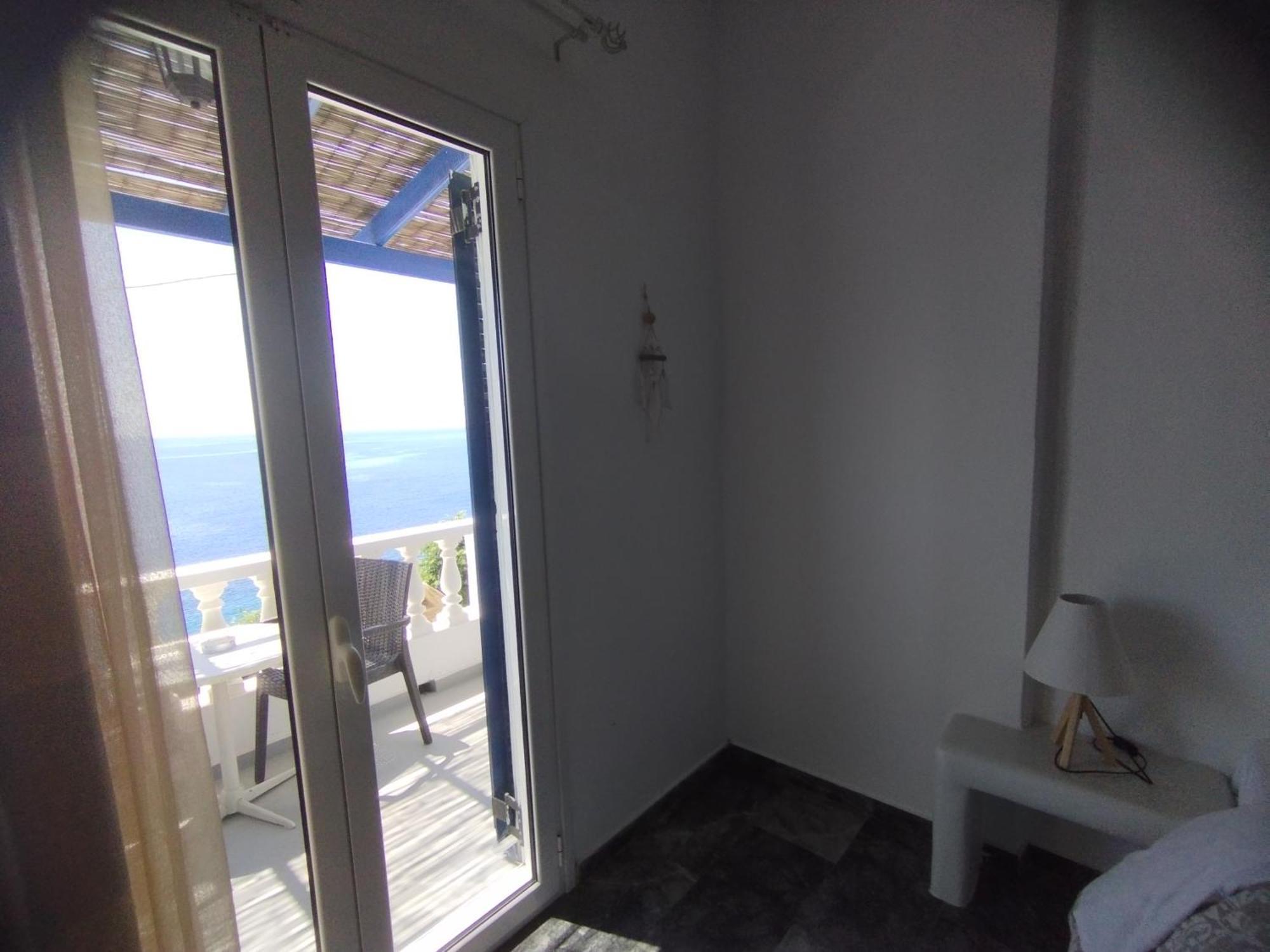 Marisini Sea View Aparthotel Batsíon Exterior photo