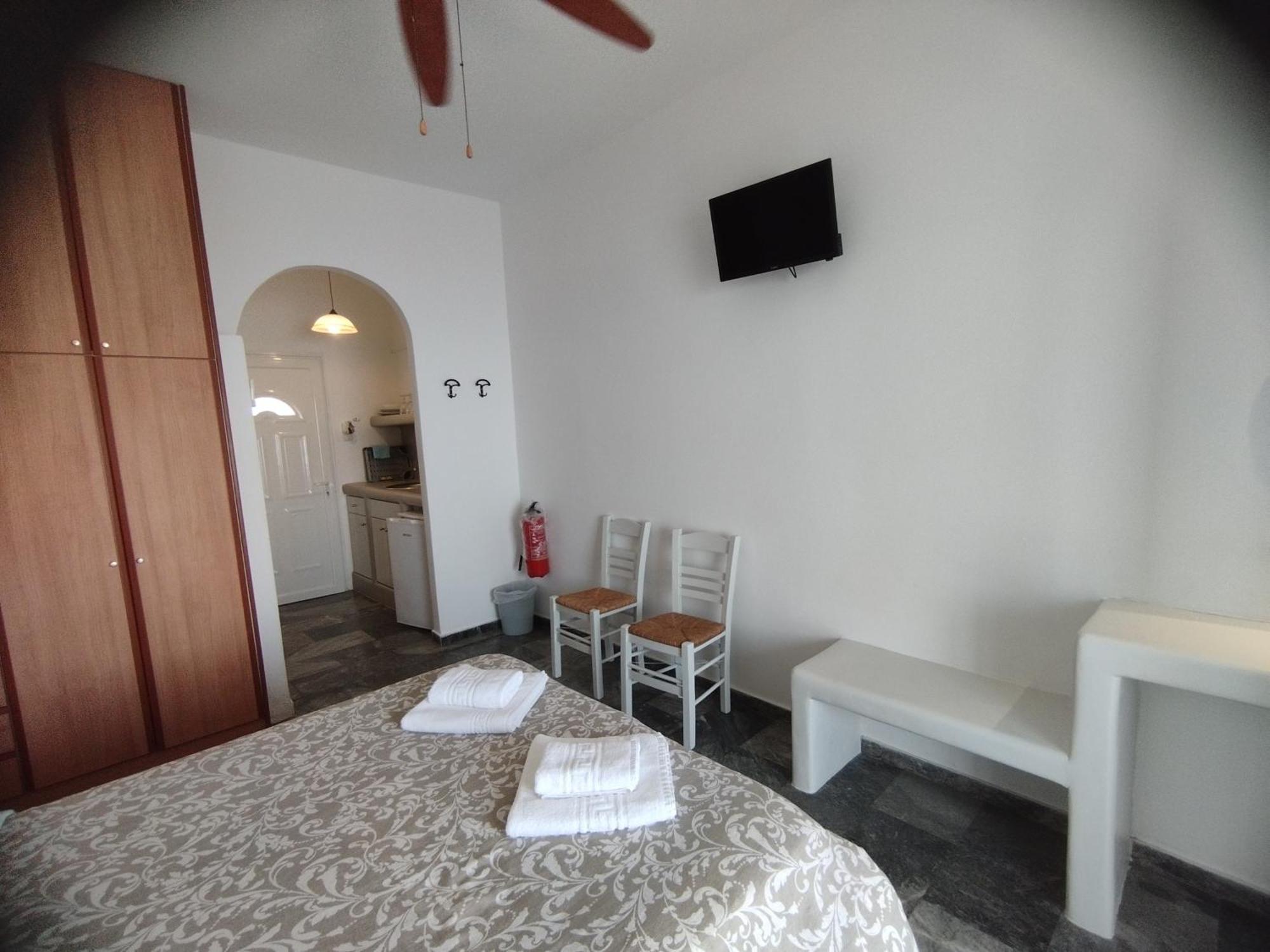 Marisini Sea View Aparthotel Batsíon Exterior photo