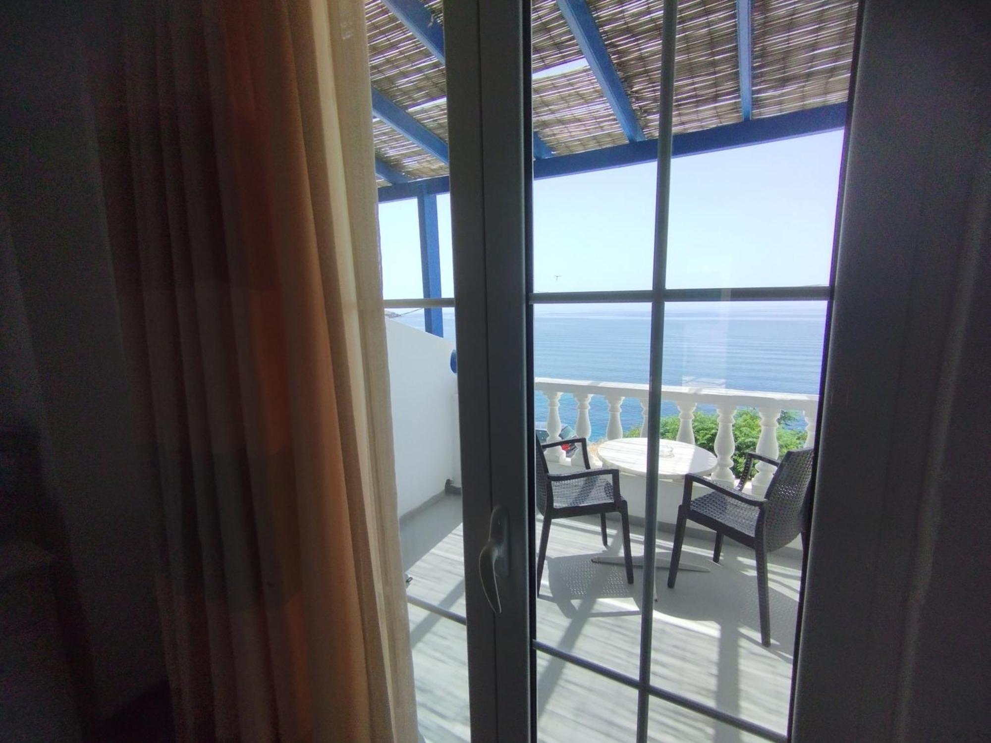 Marisini Sea View Aparthotel Batsíon Exterior photo